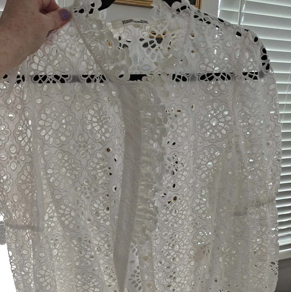 DVF Top || Large - Picture 4 of 4